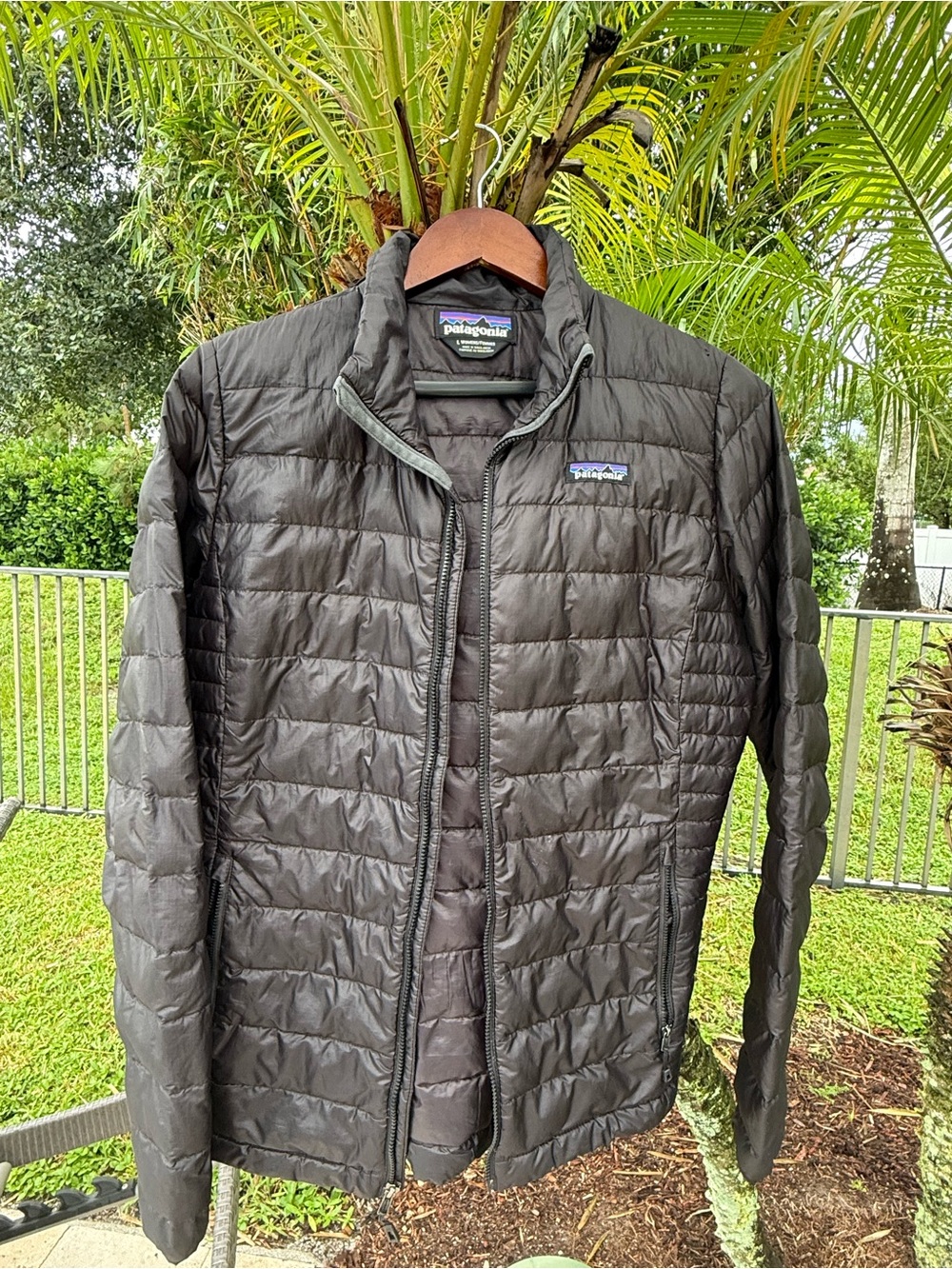 Patagonia Women’s Down Sweater Jacket Black L 800 Fill Puffer STY84683